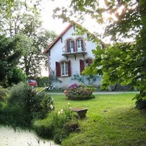 Domaine Des Parisses - Chambres D'hotes Couette-café Gennetines